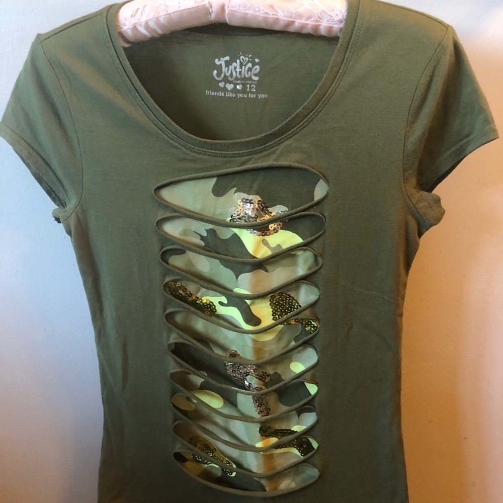 Camo T